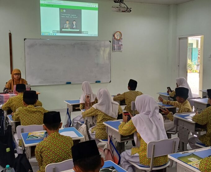 Meneguhkan Langkah Menuntut Ilmu: Keutamaan Madrasah dan Adab Thalabul Ilmi