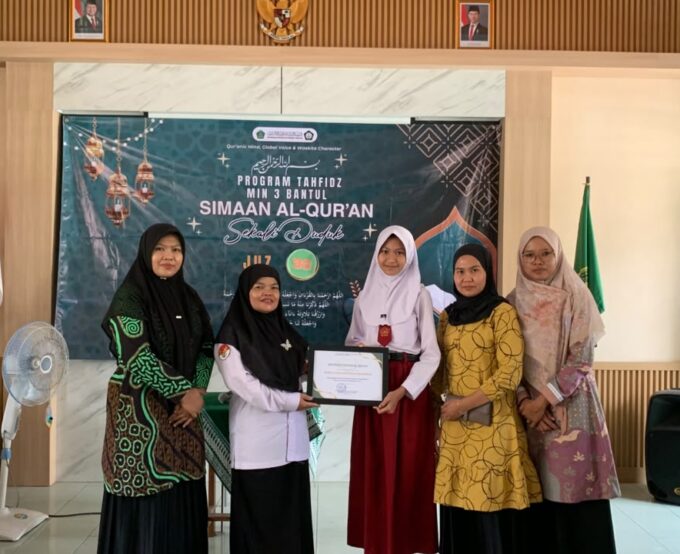 Wujud Nyata Program Tahfidz, Maysara Siswi Kelas 6A MIN 3 Bantul Tuntaskan Sima’an Juz 30 Sekali Duduk