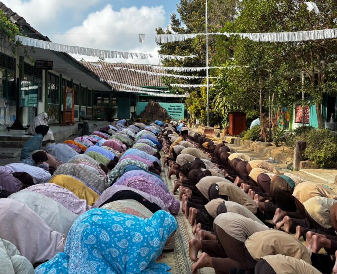 INTERNALISASI IBADAH SUNNAH: KEUTAMAAN SHALAT DHUHA DAN STRATEGI MEMBANGUN KONSISTENSI PADA PESERTA DIDIK MADRASAH IBTIDAIYAH