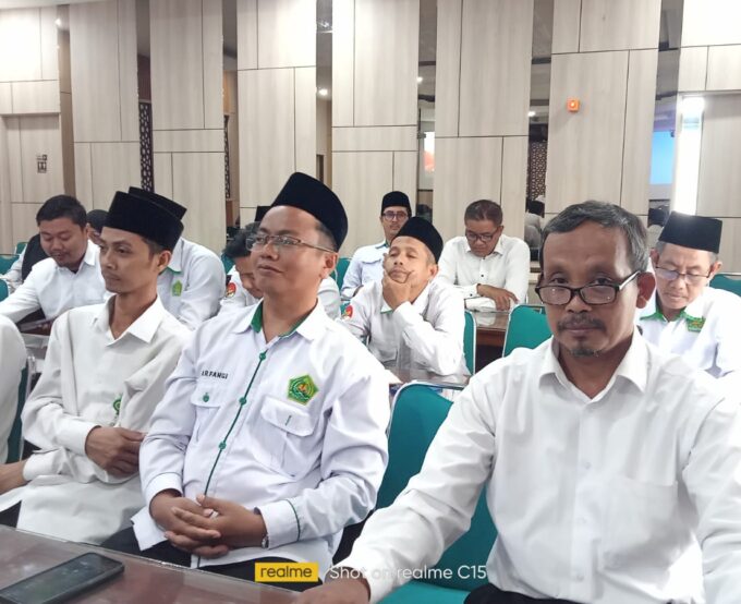 Tingkatkan Profesionalitas, Tendik MIN 3 Bantul Ikuti Sosialisasi PMA Nomor 12 Tahun 2026