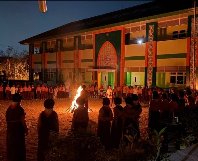 Kobaran Api Semangat Membakar Jiwa: Malam Api Unggun dan Pelantikan Penggalang Ramu Semarakkan Perjusa MIN 3 Bantul