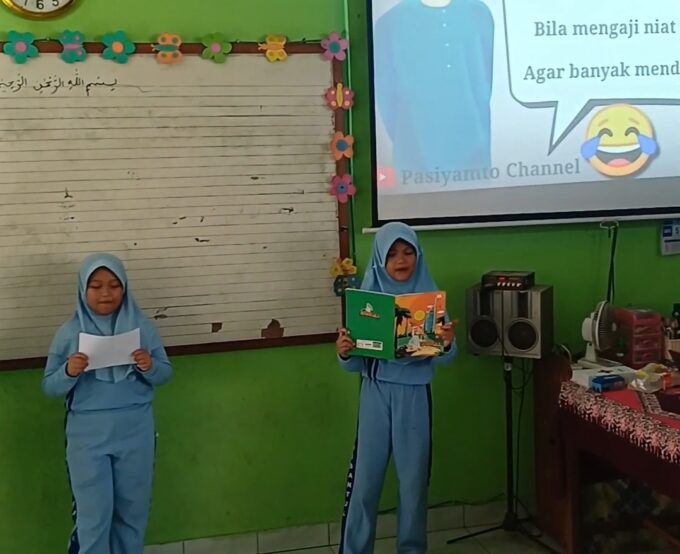 Asah Percaya Diri dan Kreativitas, Siswa MIN 3 Bantul Belajar Buka Pidato dengan Pantun Menarik di Ekstra Muhadlarah