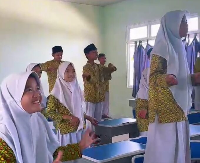 Kembalikan Fokus dan Semangat Belajar Siswa, Guru Kelas 5B MIN 3 Bantul Sisipkan Ice Breaking Ceria