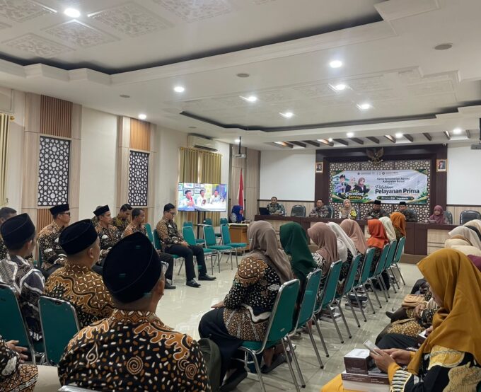 Tingkatkan Mutu Layanan, Tata Usaha MIN 3 Bantul Ikuti Pelatihan Pelayanan Prima di PLHUT Kemenag Bantul